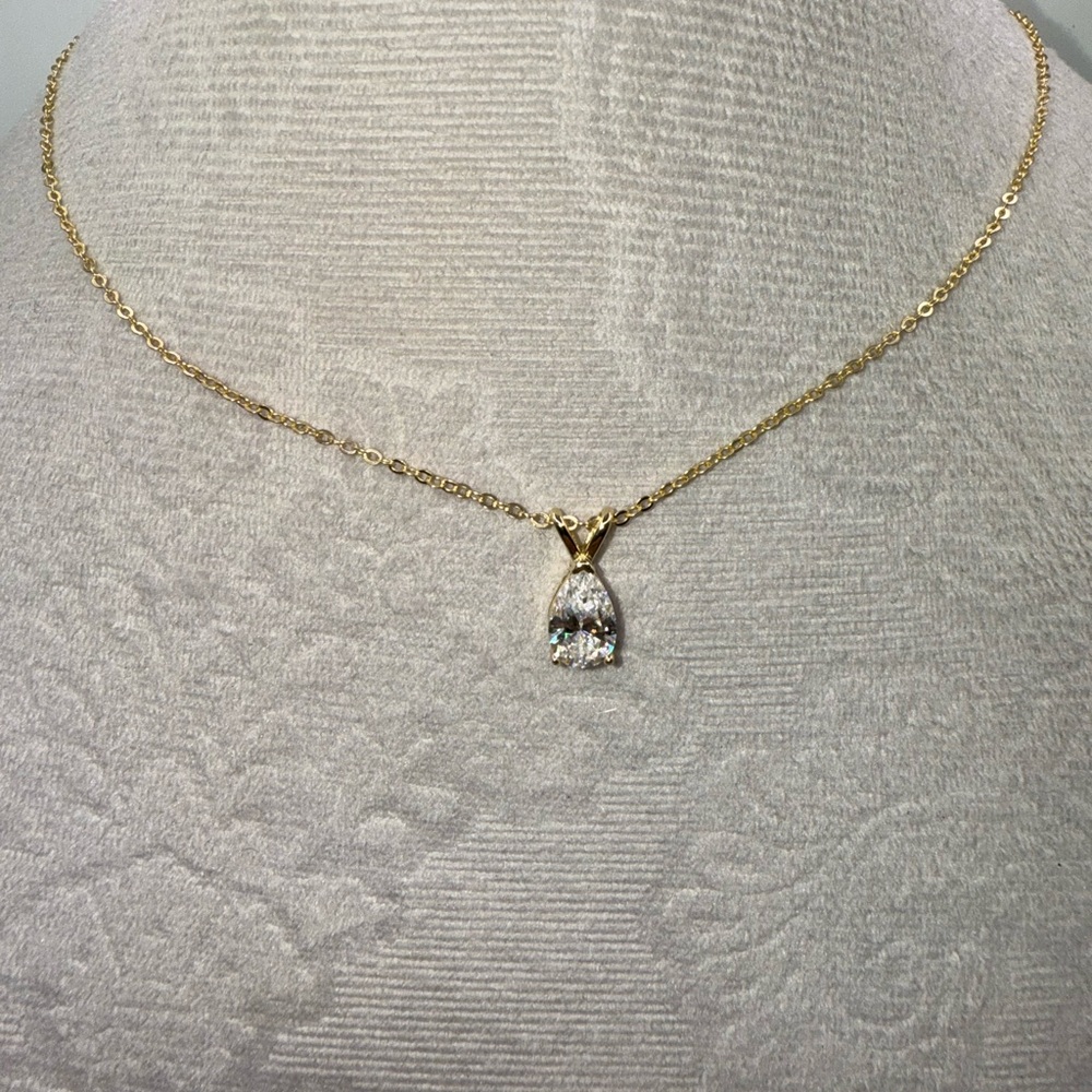 Elegant Gold Pear shaped moissanite necklace